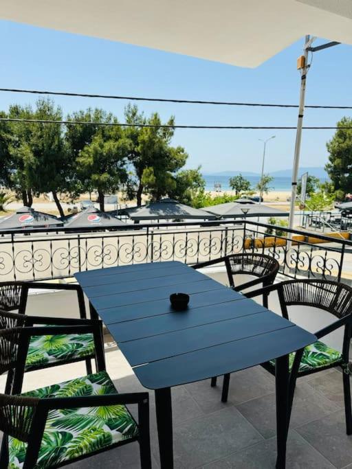 Seaviewapartment Офринион Екстериор снимка